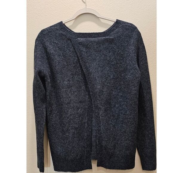 NWT A & F Back Split Long Sleeve Sweater Size Medium - Picture 3 of 7